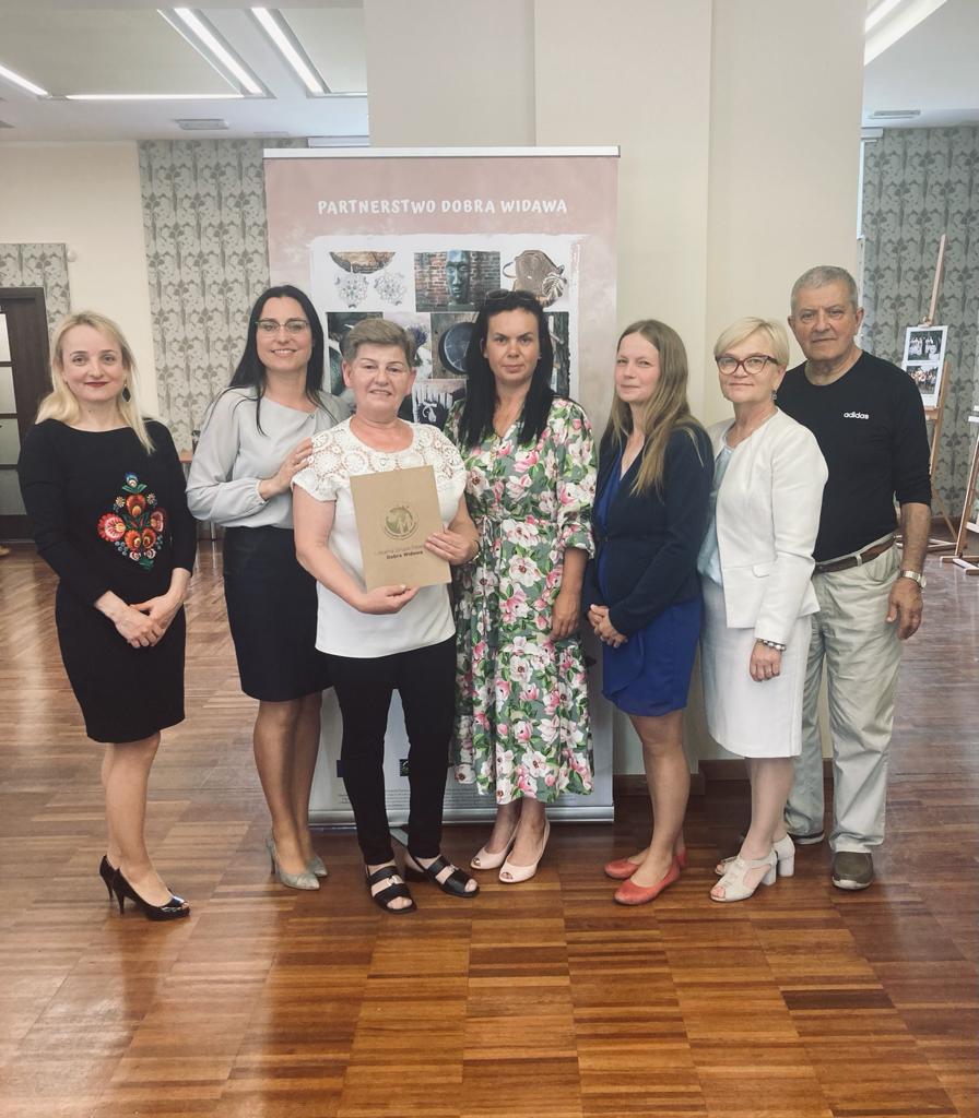 zdjęcie z podpisania grantu