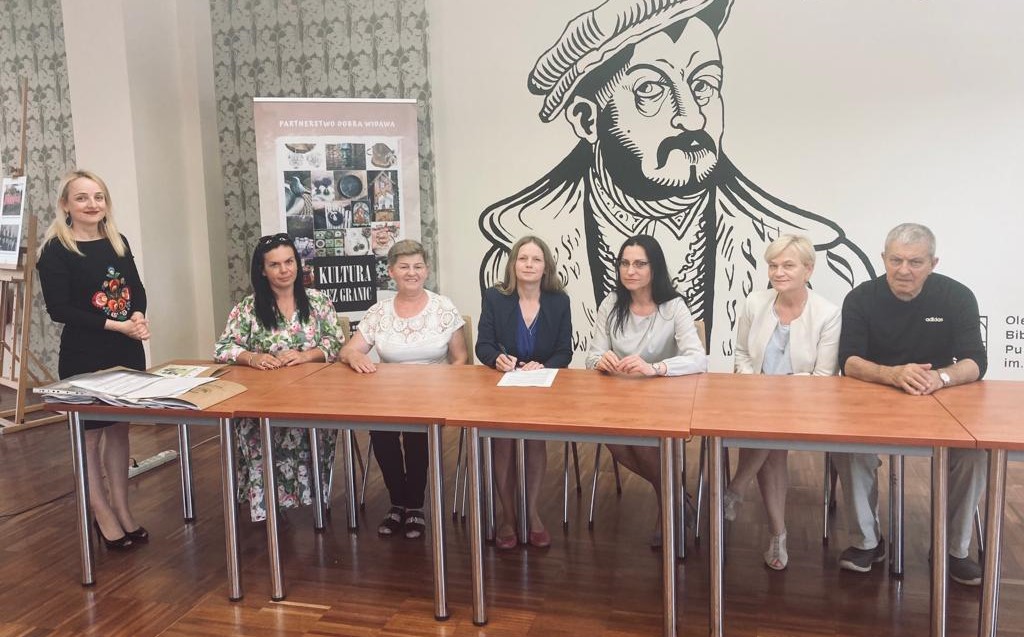 zdjęcie z podpisania grantu